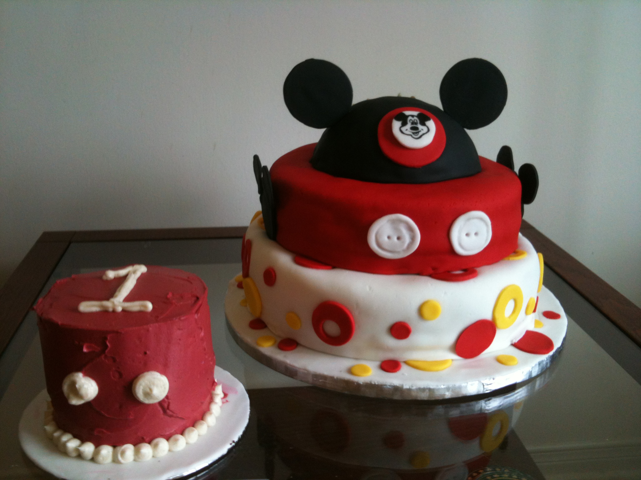 Mickey Mouse White Box Cupcakes
